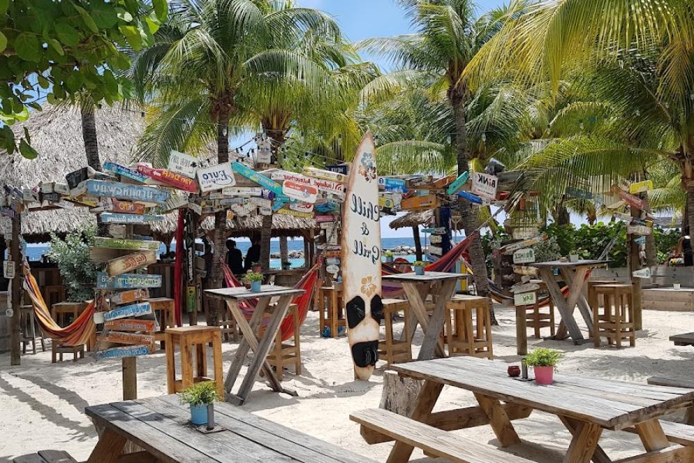 Chill Beach Bar & Grill