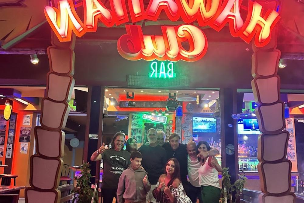 Hawaiian Club